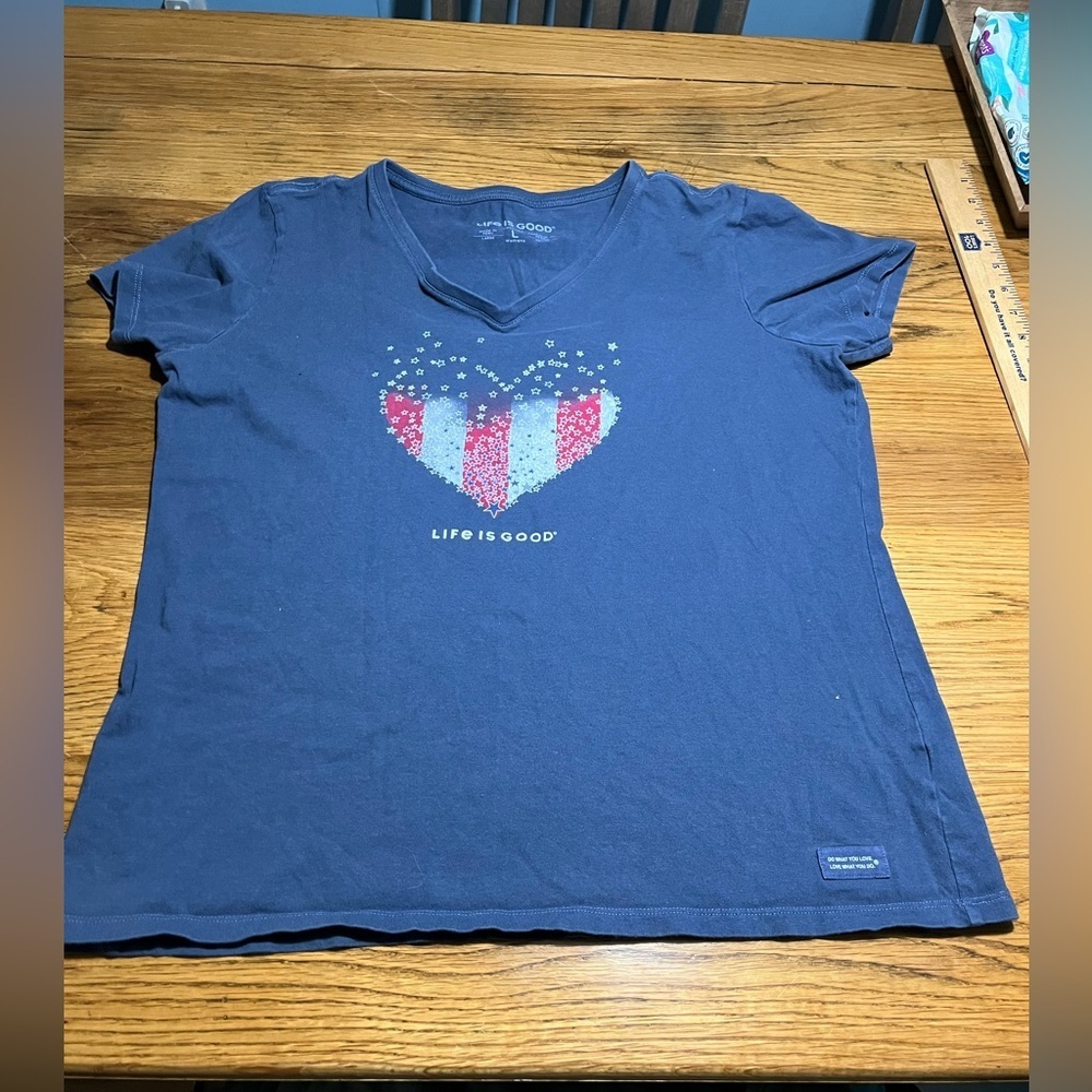 Life Is Good Women's Navy Heart Tee Size Large
